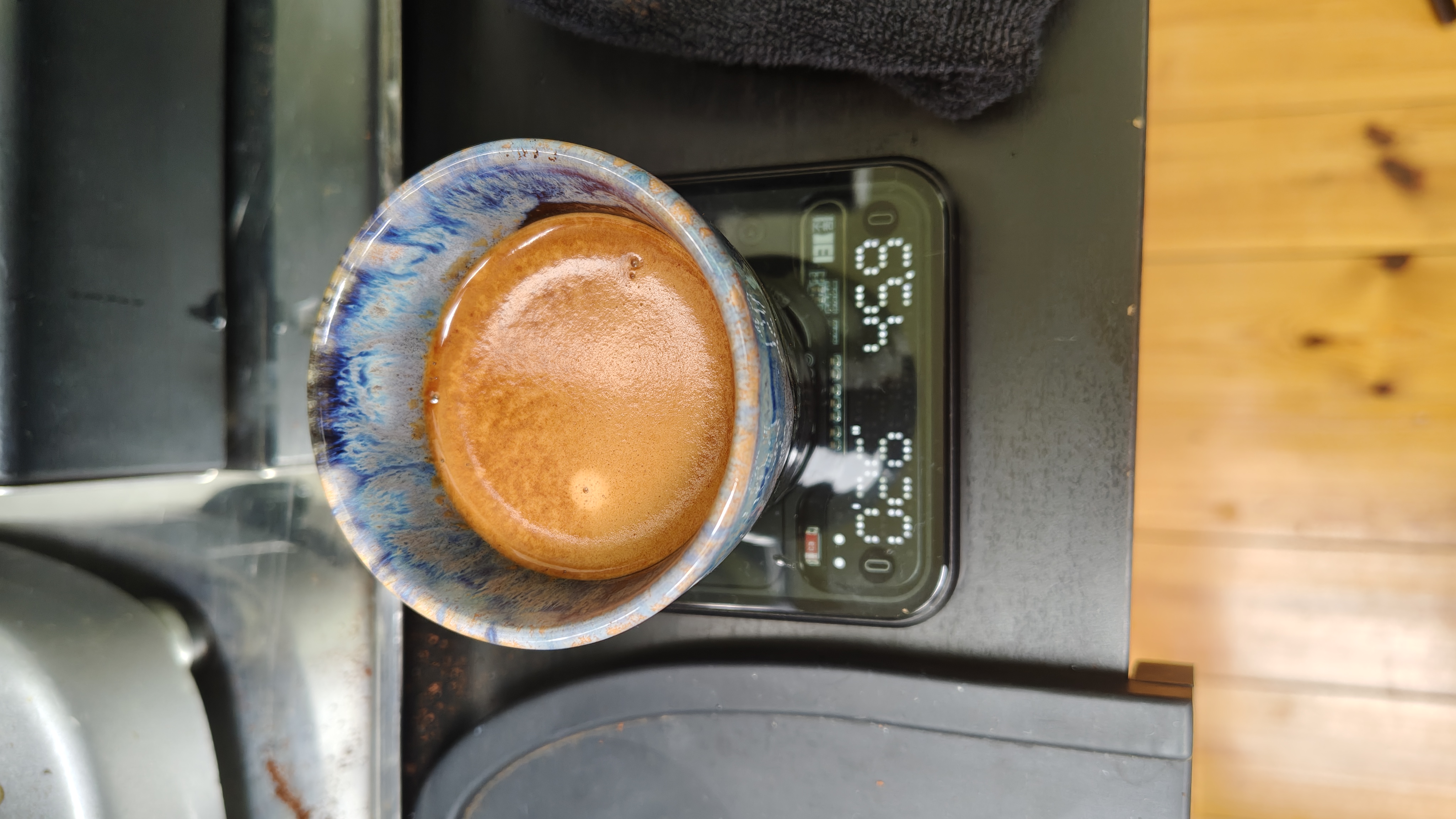 Espresso shot weighed on SubScale